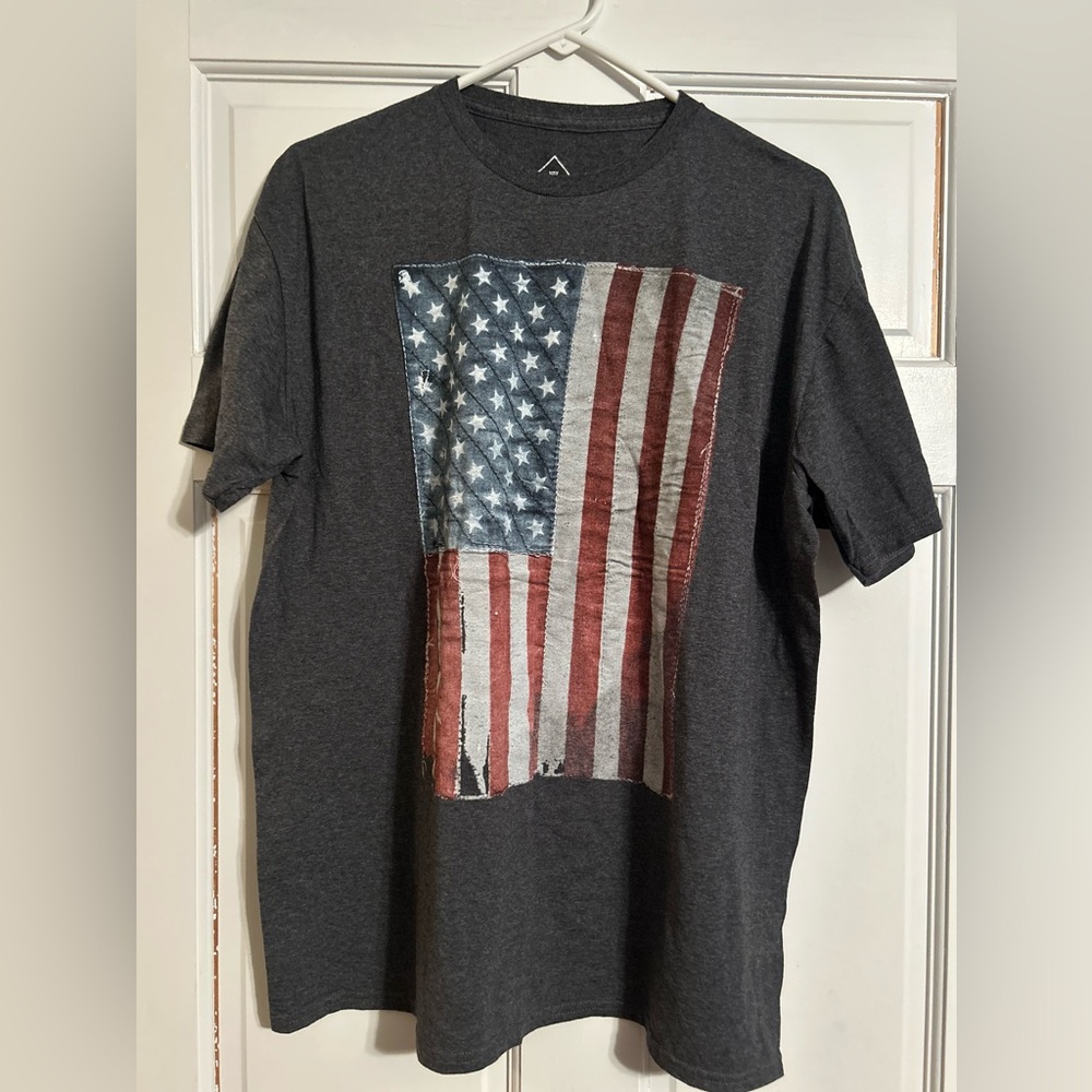 NWOT American flag tshirt